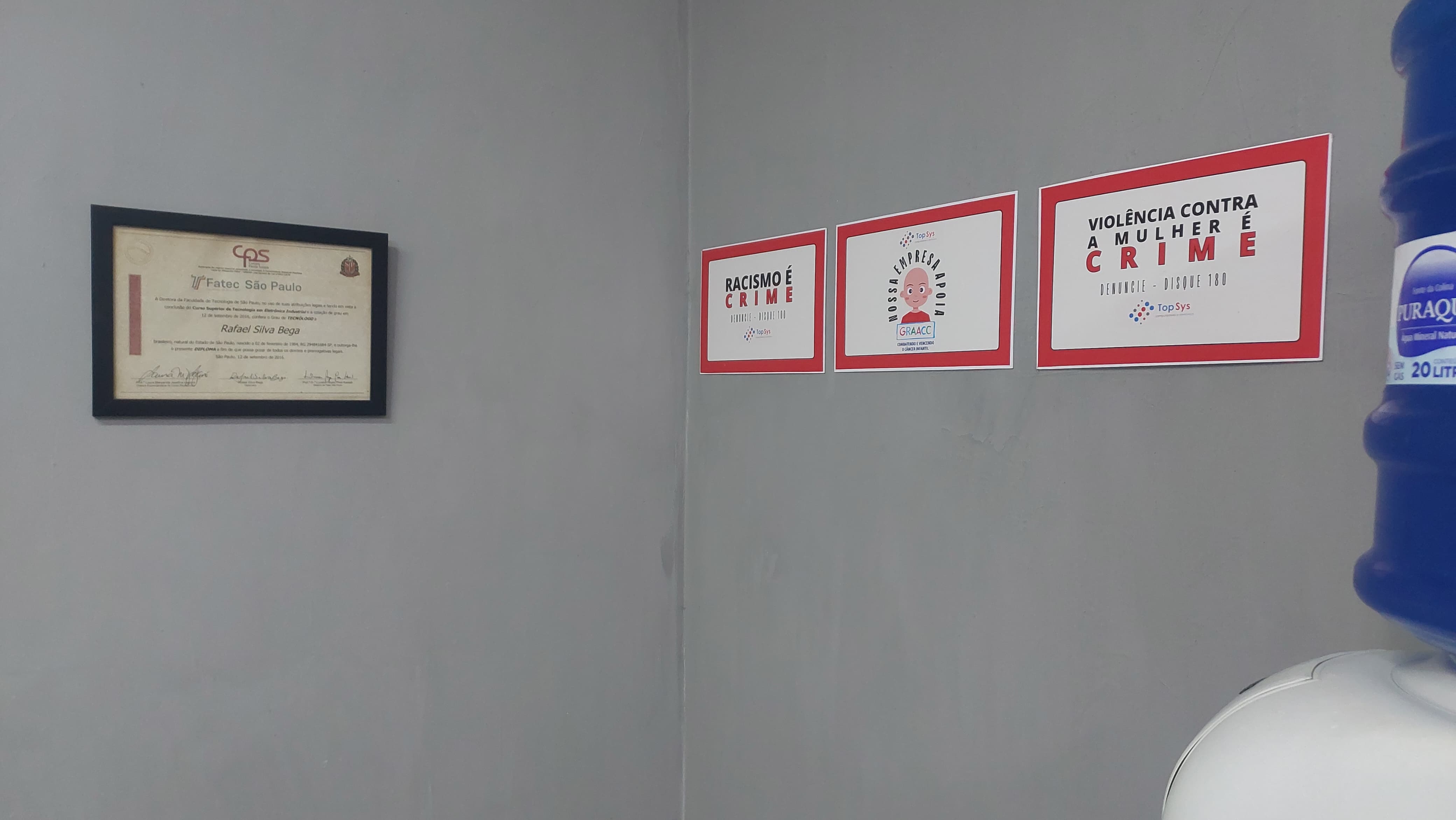 Diplomas e Contribuições