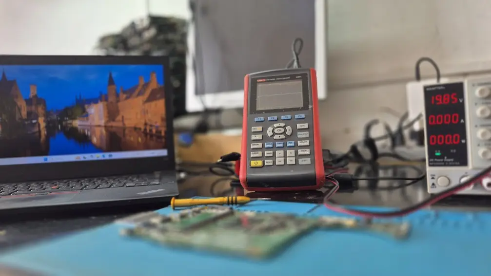 Conserto de notebook - Laboratório próprio - TopSys